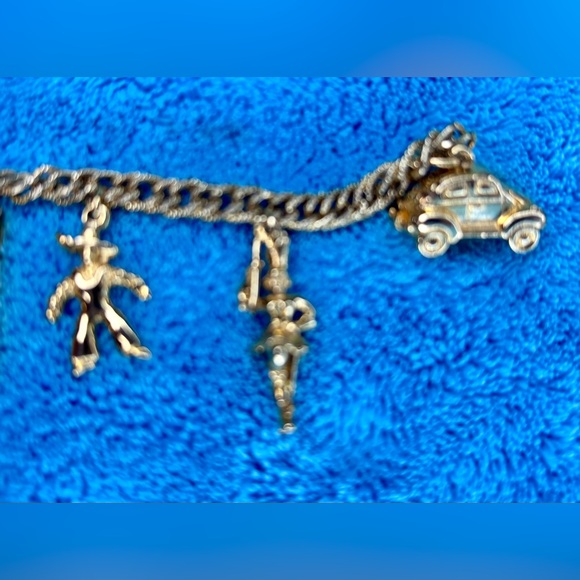Vintage Gold Charm Bracelet
Pre owned…excellent condition - Picture 2 of 4